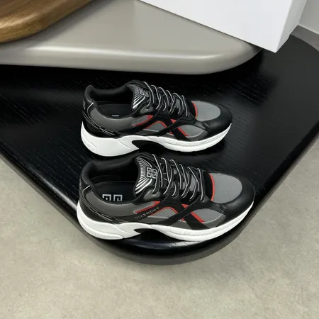 ジバンシィ スニーカー