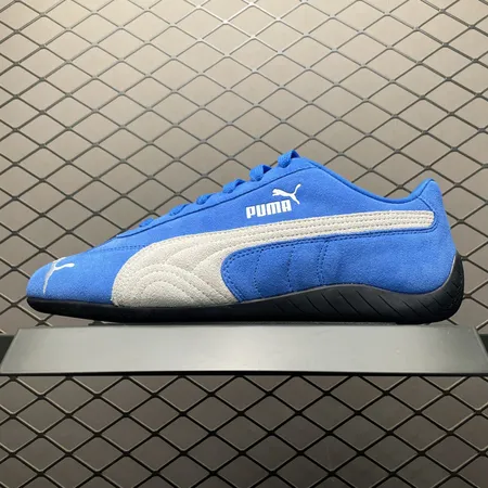 プーマ スニーカー