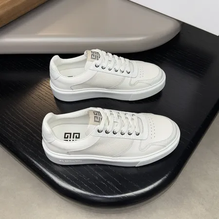 ジバンシィ カジュアルシューズ