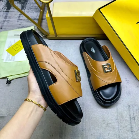 フェンディ スリッパ