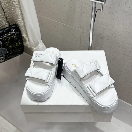 プラダ スリッパ