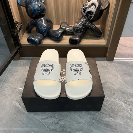 エムシーエム スリッパ