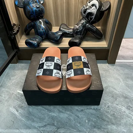 エムシーエム スリッパ