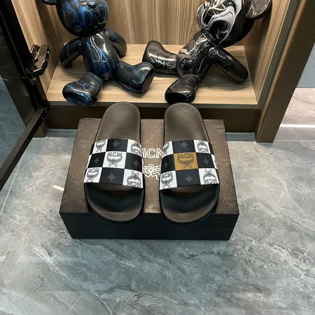 エムシーエム スリッパ