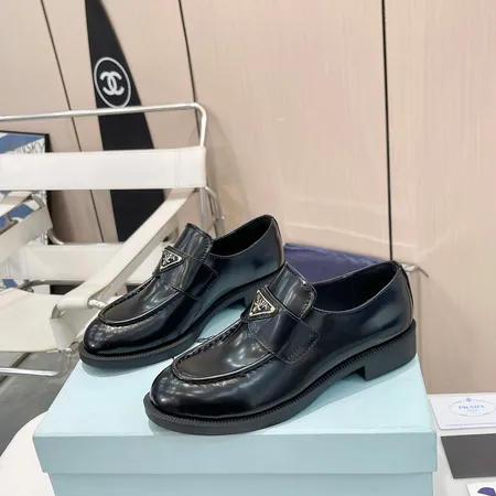 プラダ ビジネスシューズ