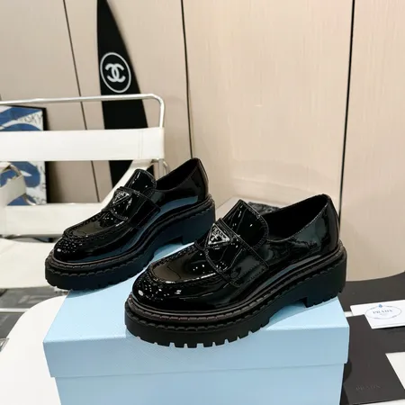 プラダ ビジネスシューズ