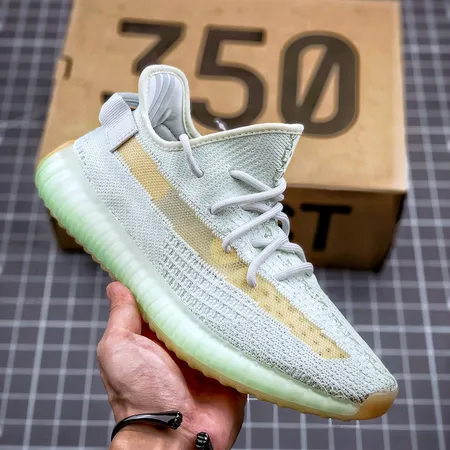 アディダス スニーカー