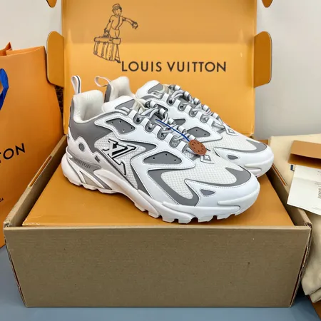 ルイヴィトン スニーカー