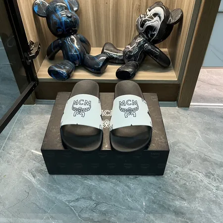 エムシーエム スリッパ