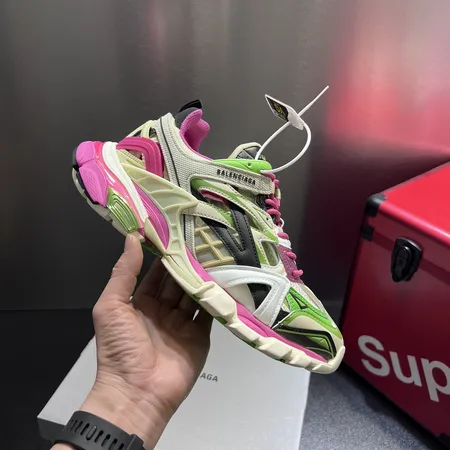 バレンシアガ スニーカー