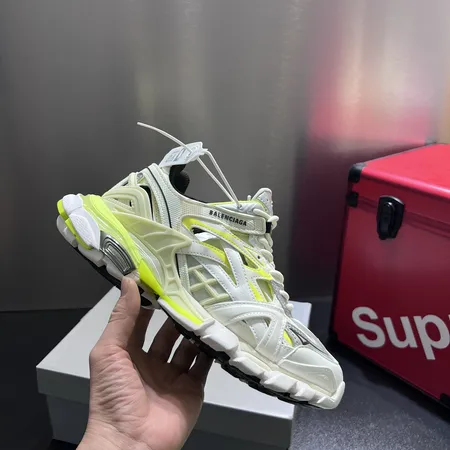 バレンシアガ スニーカー