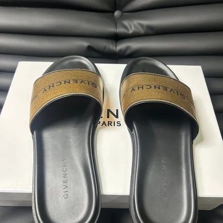 ジバンシィ スリッパ