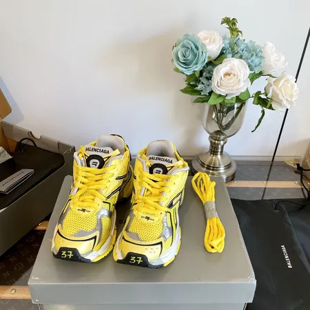 バレンシアガ スニーカー