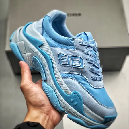 バレンシアガ スニーカー