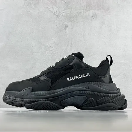 バレンシアガ スニーカー