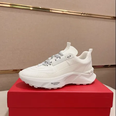 ヴァレンティノ スニーカー
