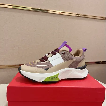 ヴァレンティノ スニーカー