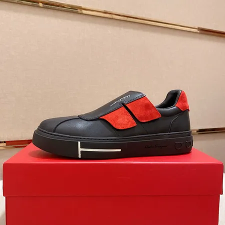 フェラガモ カジュアルシューズ