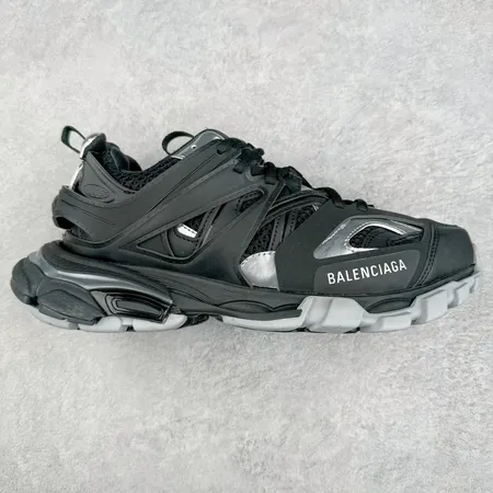 バレンシアガ スニーカー