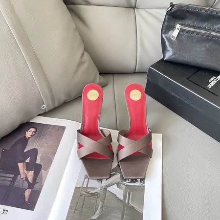 イブサンローラン サンダル