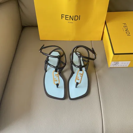 フェンディ サンダル
