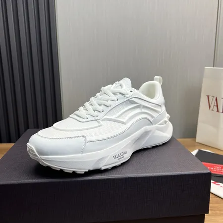 ヴァレンティノ スニーカー