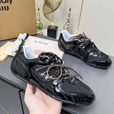 ミュウミュウ カジュアルシューズ