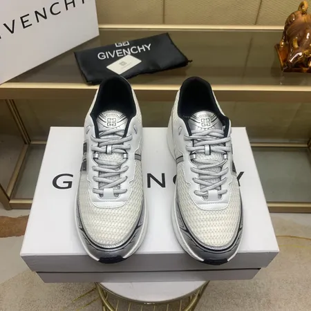 ジバンシィ スニーカー