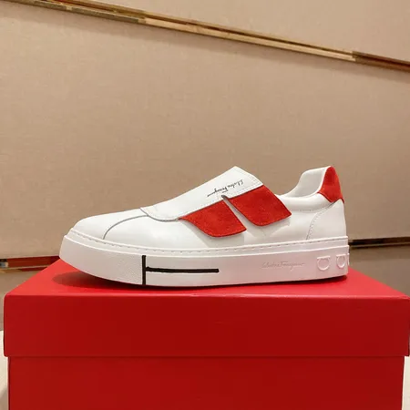 フェラガモ カジュアルシューズ