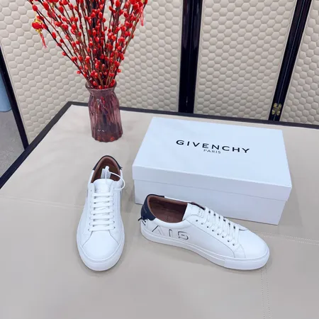 ジバンシィ カジュアルシューズ