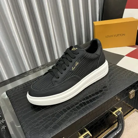 ルイヴィトン カジュアルシューズ