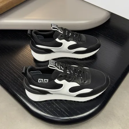 ジバンシィ スニーカー