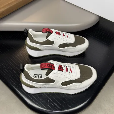 ジバンシィ スニーカー