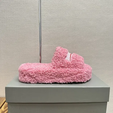 バレンシアガ スリッパ