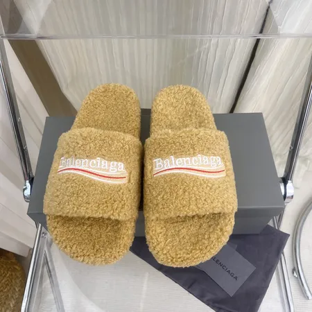 バレンシアガ スリッパ