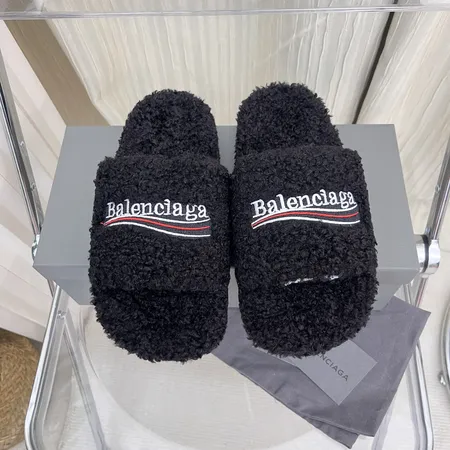 バレンシアガ スリッパ