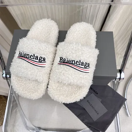 バレンシアガ スリッパ