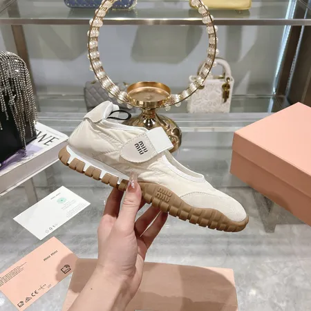 ミュウミュウ カジュアルシューズ