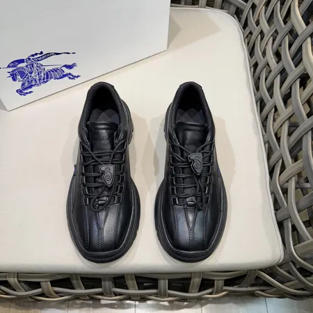 バーバリー ス カジュアルシューズ