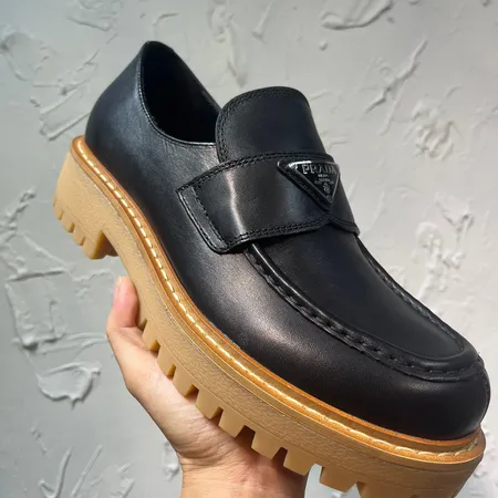 プラダ ビジネスシューズ