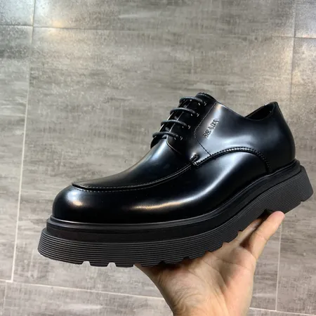プラダ ビジネスシューズ