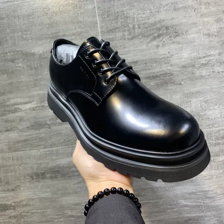 プラダ ビジネスシューズ