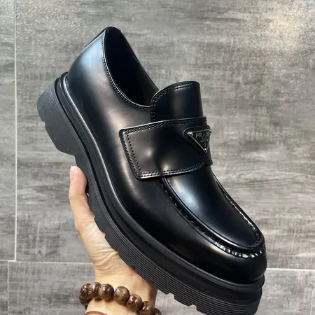 プラダ ビジネスシューズ
