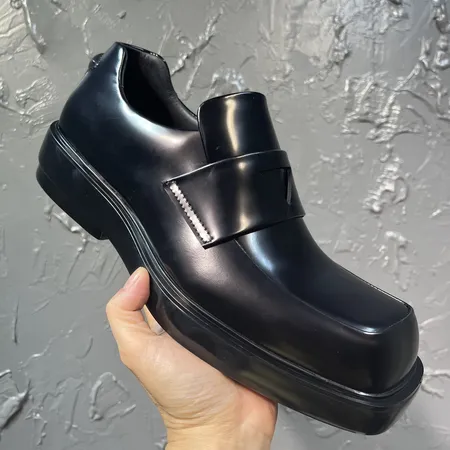 プラダ ビジネスシューズ