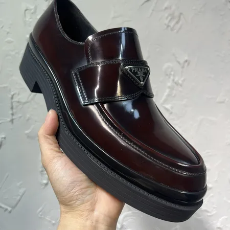 プラダ ビジネスシューズ