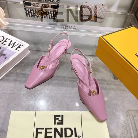 フェンディ サンダル