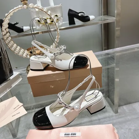 ミュウミュウ サンダル