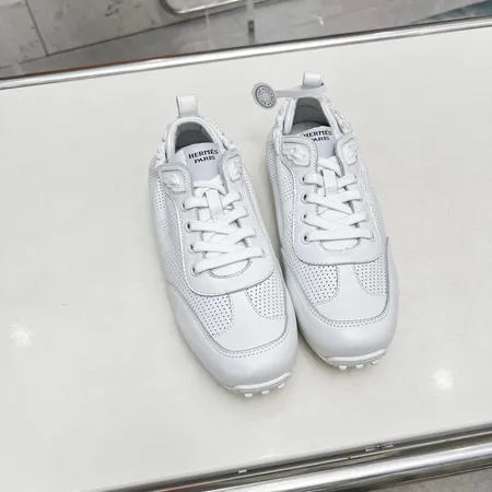 エルメス スニーカー