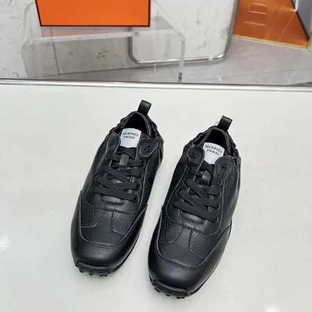 エルメス スニーカー