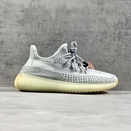 アディダス スニーカー